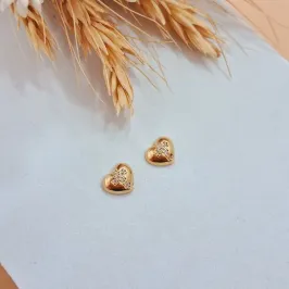 Brinco coração com cruz cravejada