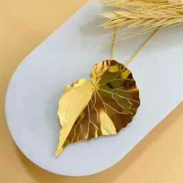 Colar folha luxuosa