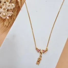 Colar mini canga corações com menina cravejados rosa