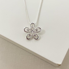Colar flor 5 pétalas com zircônias prata
