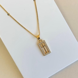 Colar quadrado cruz cravejado