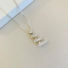 Colar Voltas Cravejadas