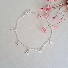 Pulseira estrelinhas penduradas