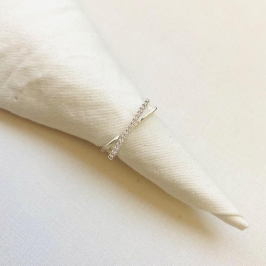 Anel detalhe em x cravejado e liso