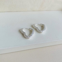 Argolinha coração cravejada zircônia 1 fileira