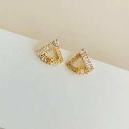 Brinco geométrico detalhes que encantam