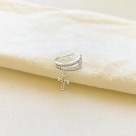 Piercing cravejado cruz