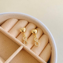 Brinco coração com infinito cravejado