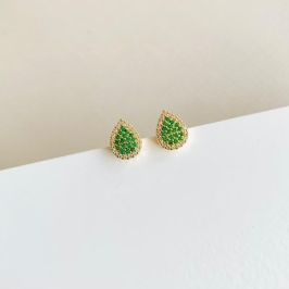 Brinco gota cravejada verde e cristais