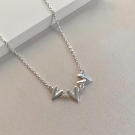 Choker três coraçoes
