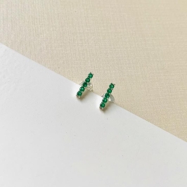Brinco fio 5 zirconias verde