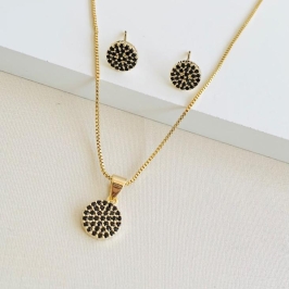 Conjunto circulo preto cravejado