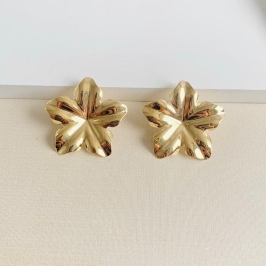 Brinco flor 5 pétalas