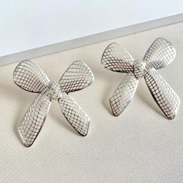 Brinco luxo laço detalhes vazados