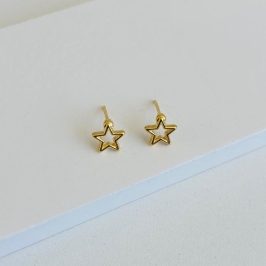 Brinco estrela vazado M