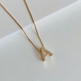 Colar inicial A cravejada