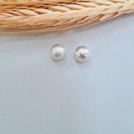 Brinco Bolinha Texturizada Silver M