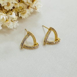 Brinco triangulo cravejado