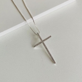Colar lux cruz cravejada