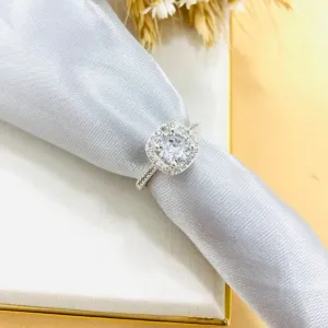 Anel cravejado com zirconia quadrada prata