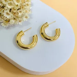 Argola média fio grosso