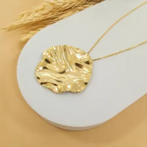 Colar circulo orgânico com relevos