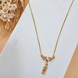 Colar mini canga corações com menina cravejados rosa