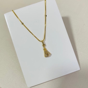 Colar mini Nossa Senhora cravejada