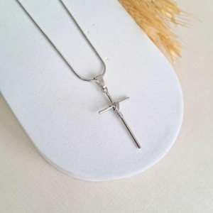 Corrente cruz detalhe