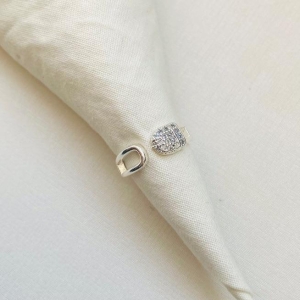 Anel ajustável ponta cravejada