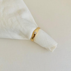 Anel minimalista solitário