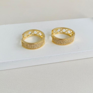 Argola cravejada média 3 linhas