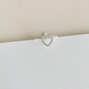 Anel coração vazado cravejado