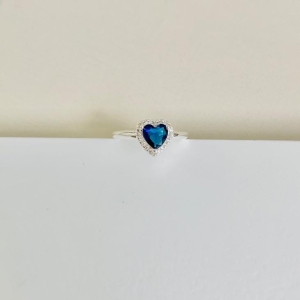 Anel coração zirconia azul
