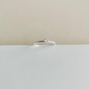 Anel sólitario coração