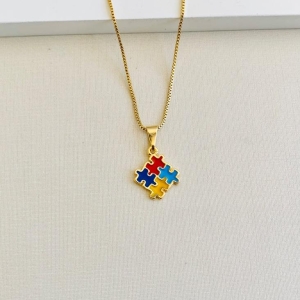 Colar autismo quebra cabeça