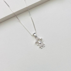 Colar menininha cravejado