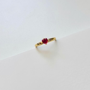 Anel zirconia coração vermelho com 