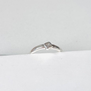 Anel zirconia quadrada