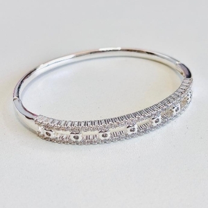 Bracelete mini flores cravejado