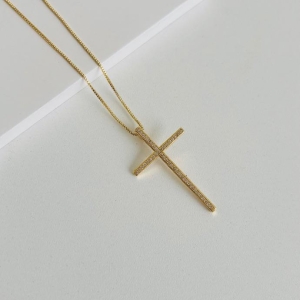 Colar lux cruz cravejada