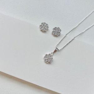 Conjunto trevinho zirconias
