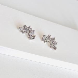 Brinco ear cuff 5 zircônias