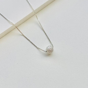 Colar bolinha diamantada