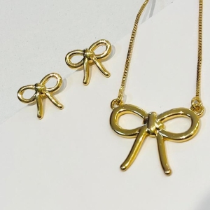 Conjunto Laço Dourado