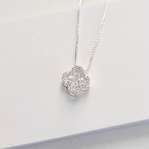 Conjunto lux trevo em zirconia