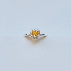 Anel coração zirconia amarelo com cravejado