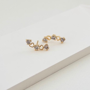 Brinco ear cuff coraçoes zirconias
