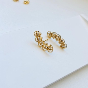 Brinco ear cuff gotas detalhadas