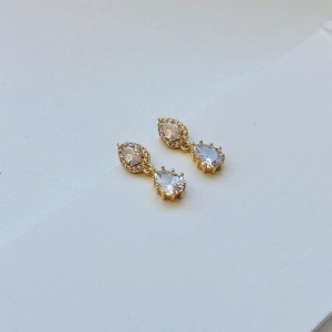 Brinco gota cravejada e gota zirconia